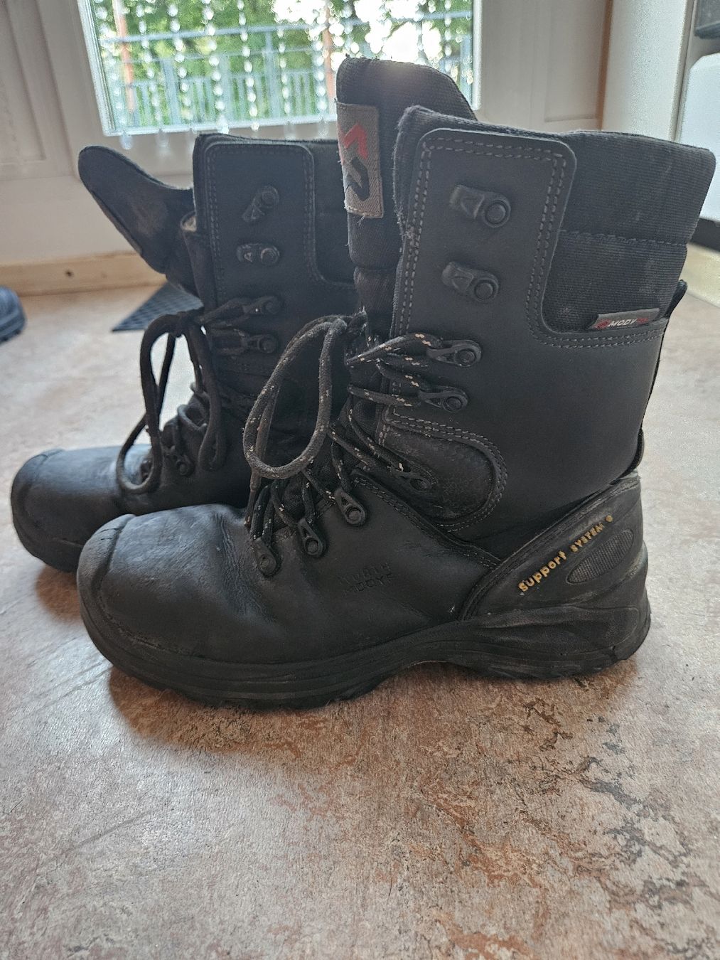 Scarpe da uomo: Arbeitsschuhe Würth Modyf Grösse 40 gebraucht – Usato da Rheineck venduto da Eulalia40 1