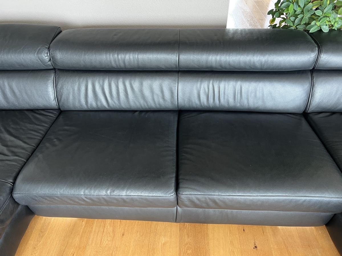 Divani: Grosses schwarzes Ledersofa – Usato da Neuheim venduto da Tomend 3