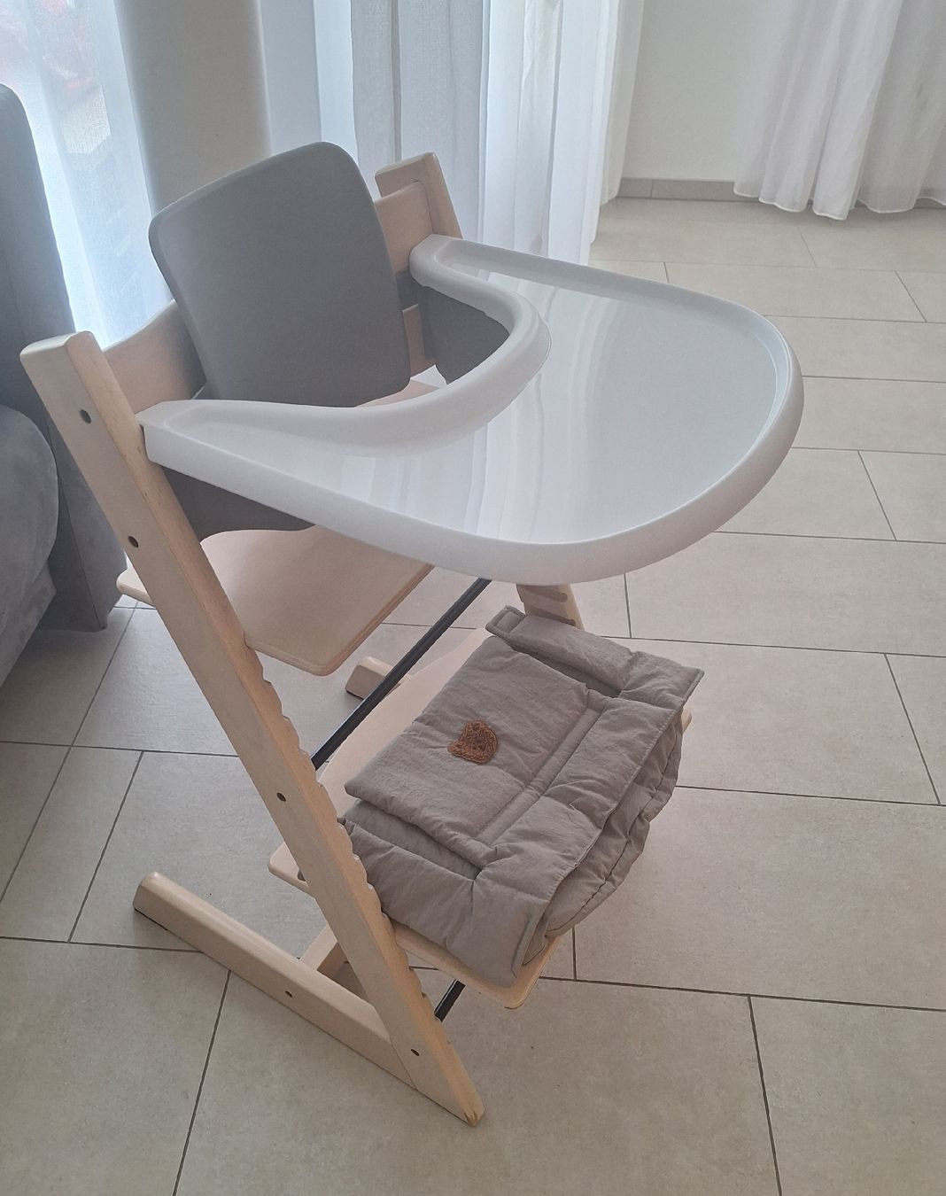 Stokke Hochstühle: Triptrap Stokke, Baby Set,Traytisch, Sitzbezug& Bodengleiter – Gebraucht aus Döttingen von DuHaiduc 1