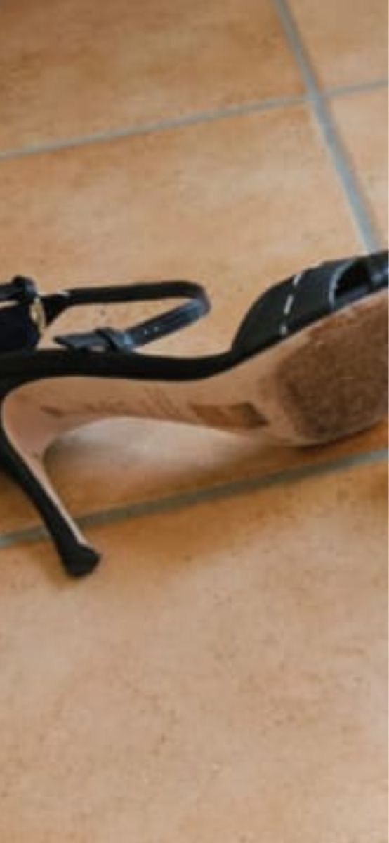 Scarpe da donna: Sandali neri eleganti  Sebatian – Usato da Cureglia venduto da myr_9v25 2