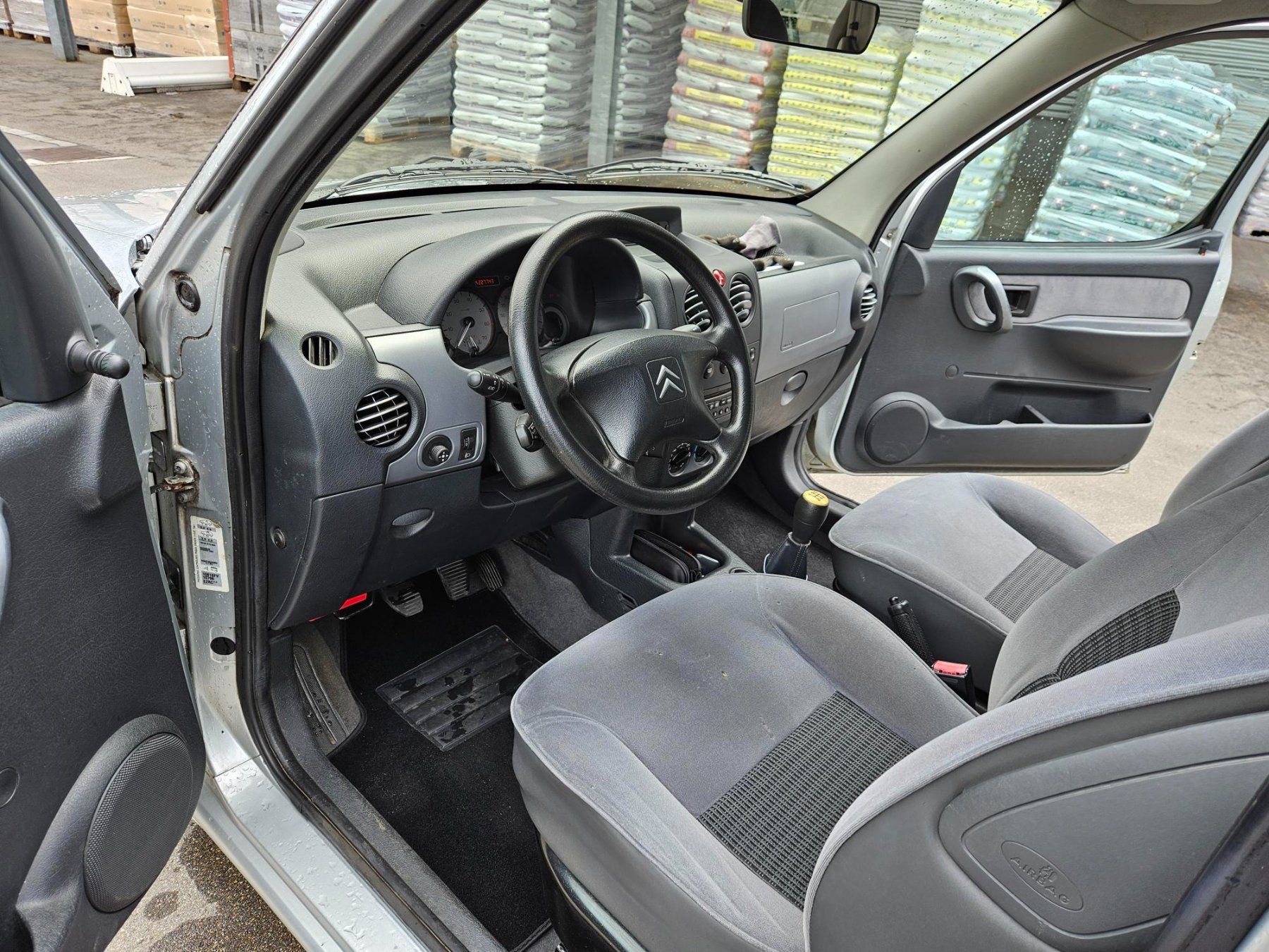 Citroën Automobili: Schnäppchen AB 1.- Franken. / Citroen Berlingo / 2006 – Usato da Weingarten-Kalth venduto da Lanciamotore 3