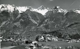 Unterbäch   VS   mit Bietschhorn      um 1963