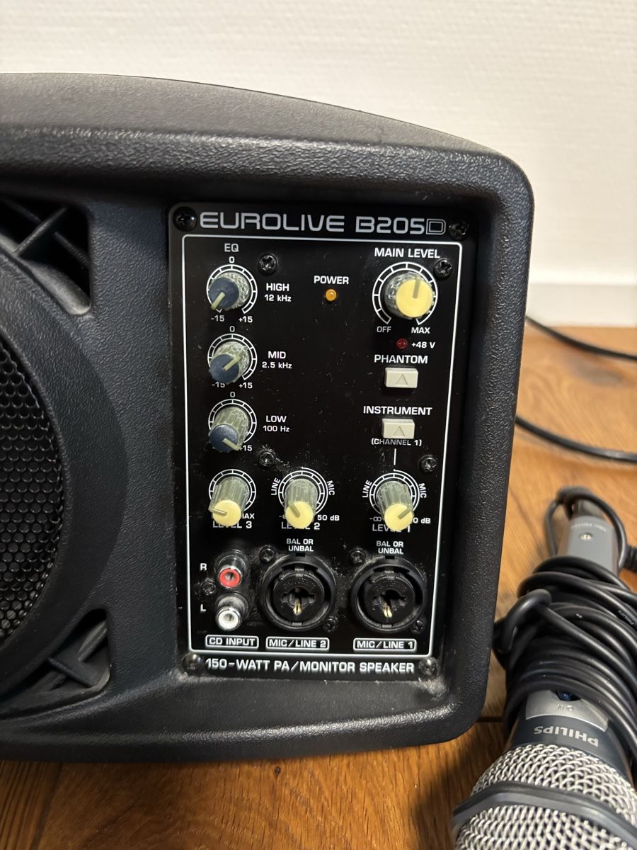 Behringer Casse acustiche: Behringer Eurolive B205D + Mikrofon – Usato da Waldkirch venduto da xyst 1
