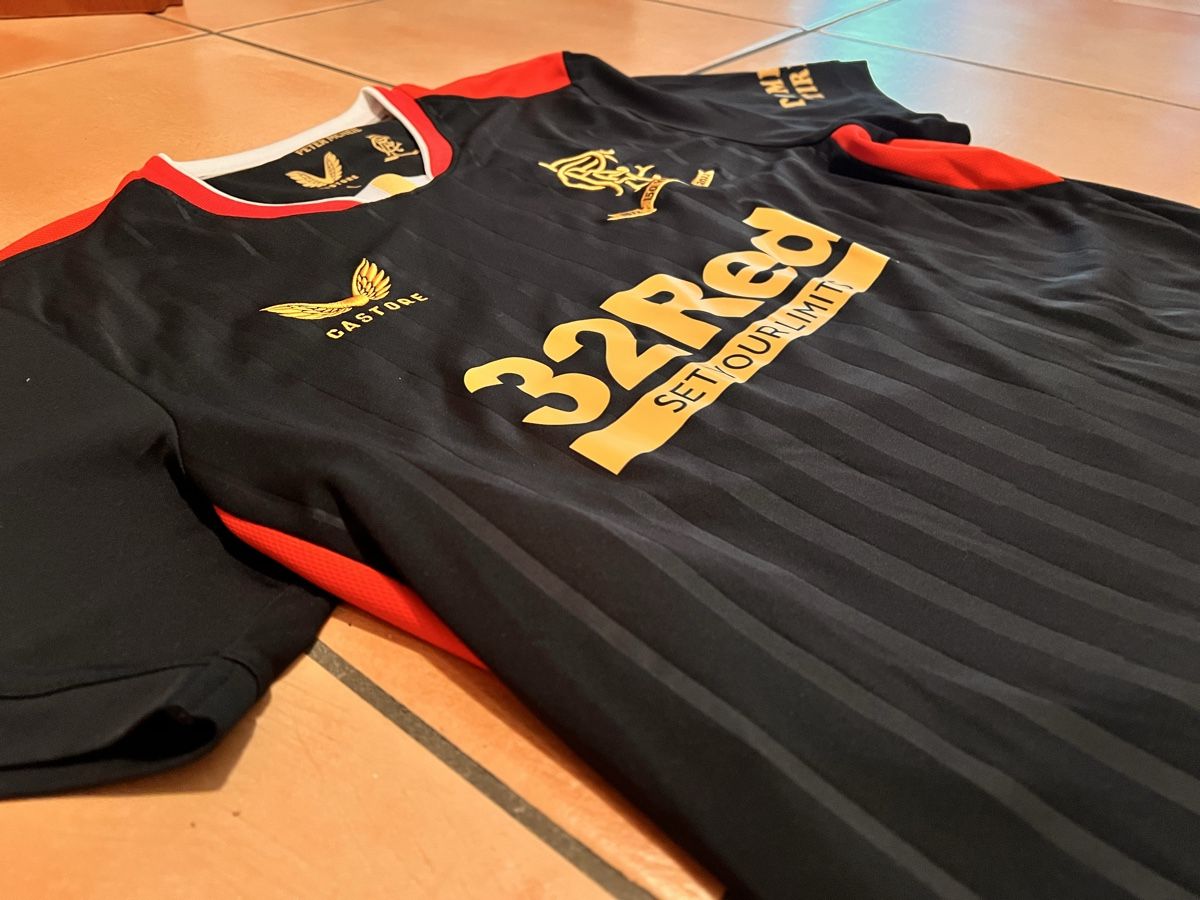 Offizielles Rangers FC Dritttrikot 2023/24 Von Castore – Atmungsaktiv & Mit Feuchtigkeitsableitendem Material