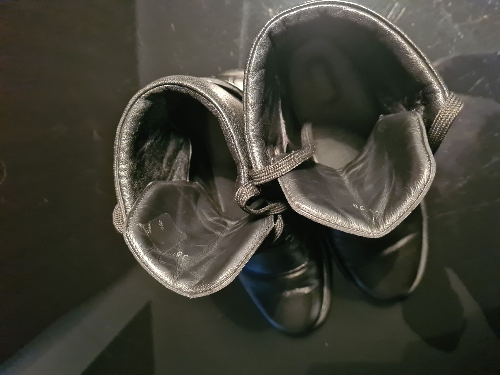 Moncler Scarpe da donna: Moncler boots Gr 38 – Usato da Kloten venduto da Kri23 7