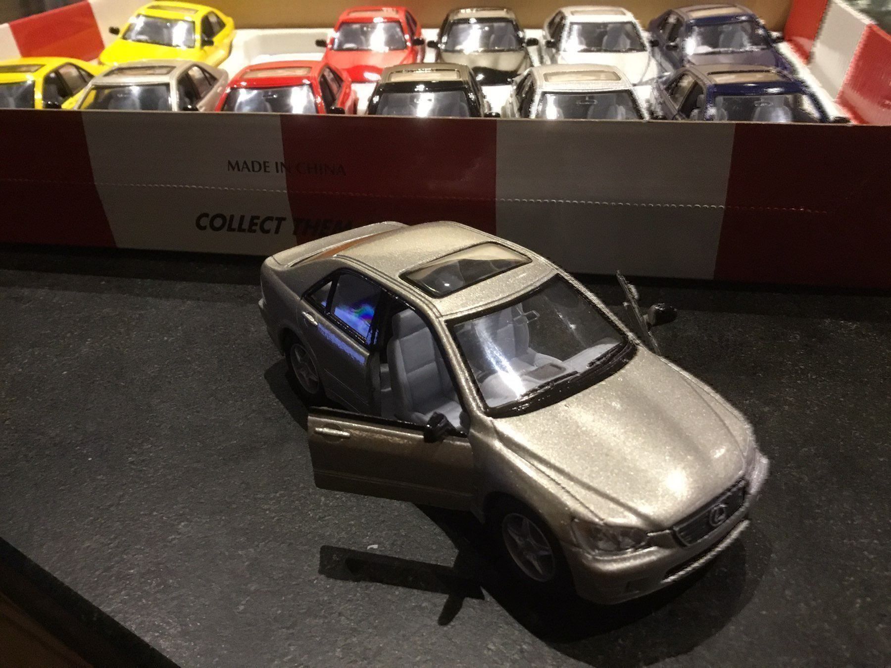 Modellini d'auto: Autos 12 Stück – Nuovo e nell'imballaggio originale da Erlenbach im Simmental venduto da Model_box 7