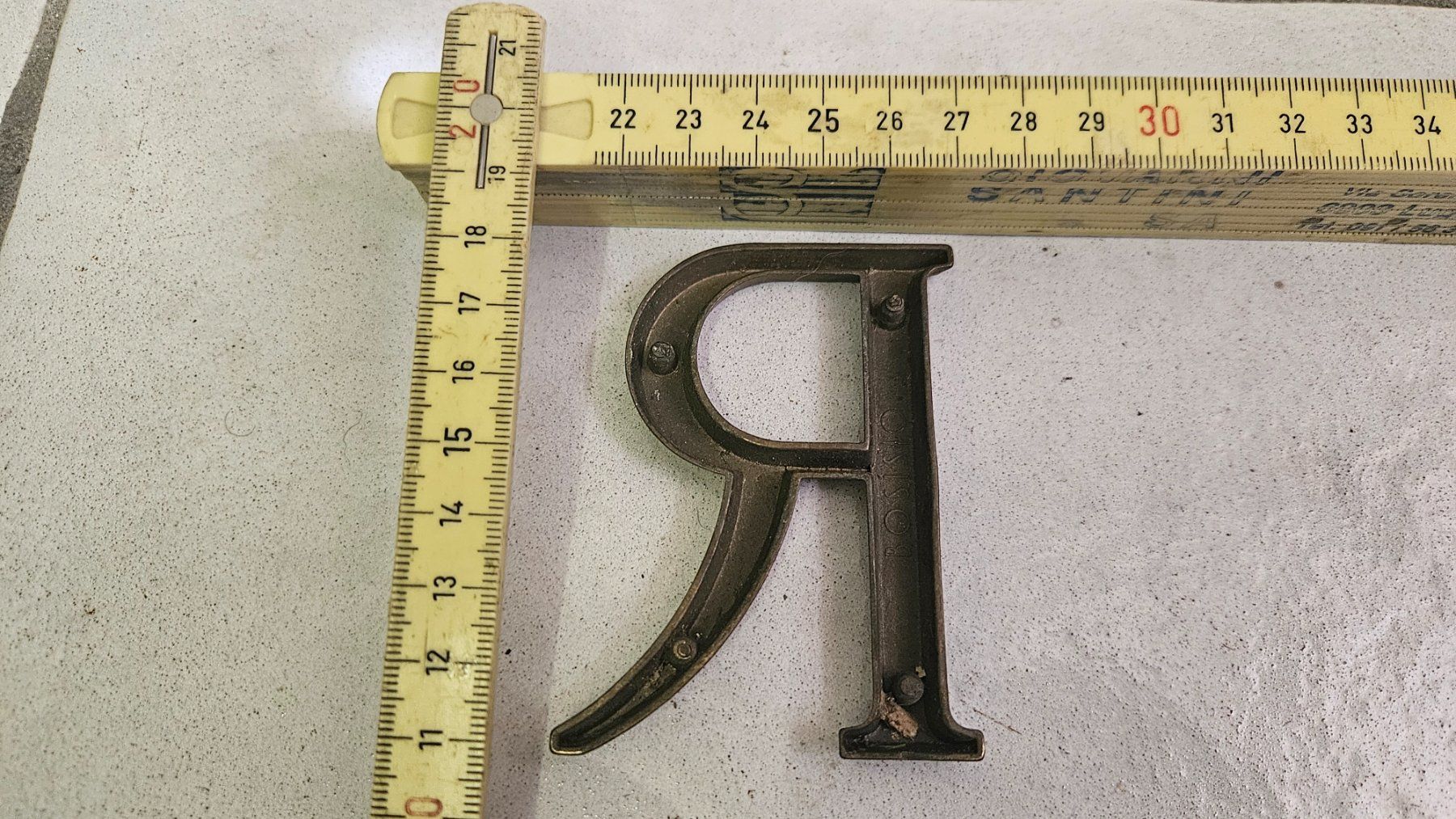 Alle Dekorationen: 1 lettera di metallo "R" – Gebraucht aus Melano von H-Sara 1