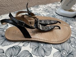 Jolies sandales en cuir véritable 
