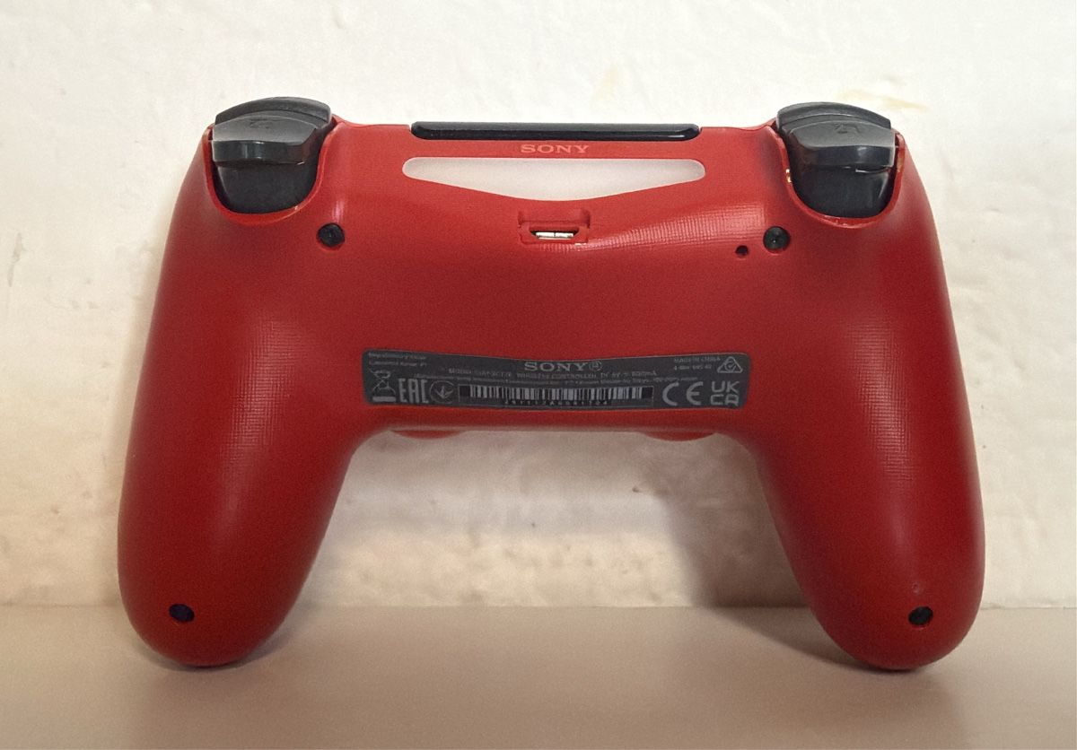 Sony Controller: Sony PS4 Controller Red – Usato da Ehrendingen venduto da bubulence 1