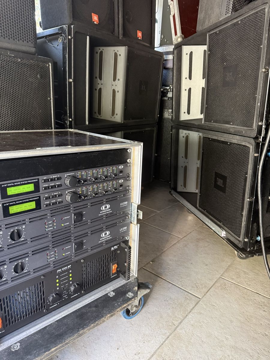 JBL Lautsprecher: JBL Line Array PA Lautsprecher 4 Stk. – Gebraucht aus Nebikon von Electrovoice10 3