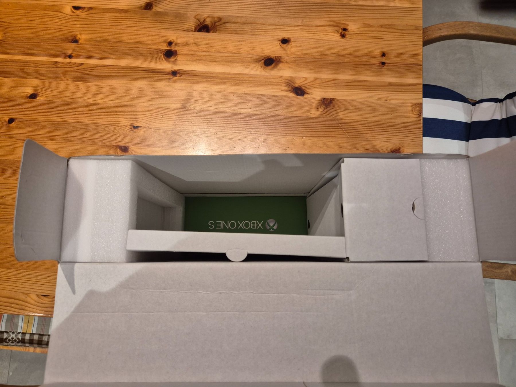Microsoft Konsolen: Verkaufe X Box One S – Gebraucht aus Sumiswald von ret_d9y6 5