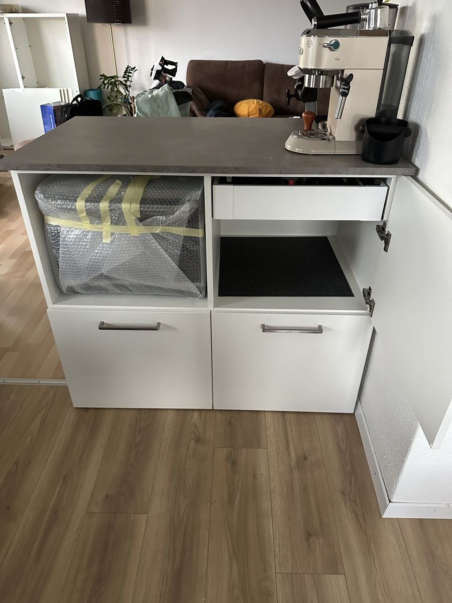 Equipement de magasin & Foires: Hochwertiger Korpus – D'occasion à Zufikon par nitoiv3 1
