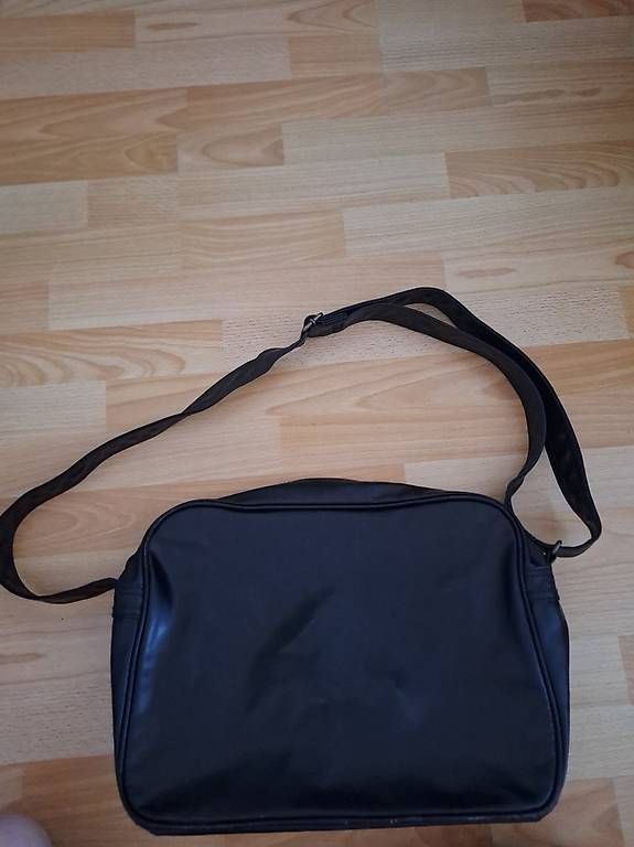 Adidas Taschen: Sporttasche Adidas – Gebraucht aus Wetzikon ZH von Petra210 4
