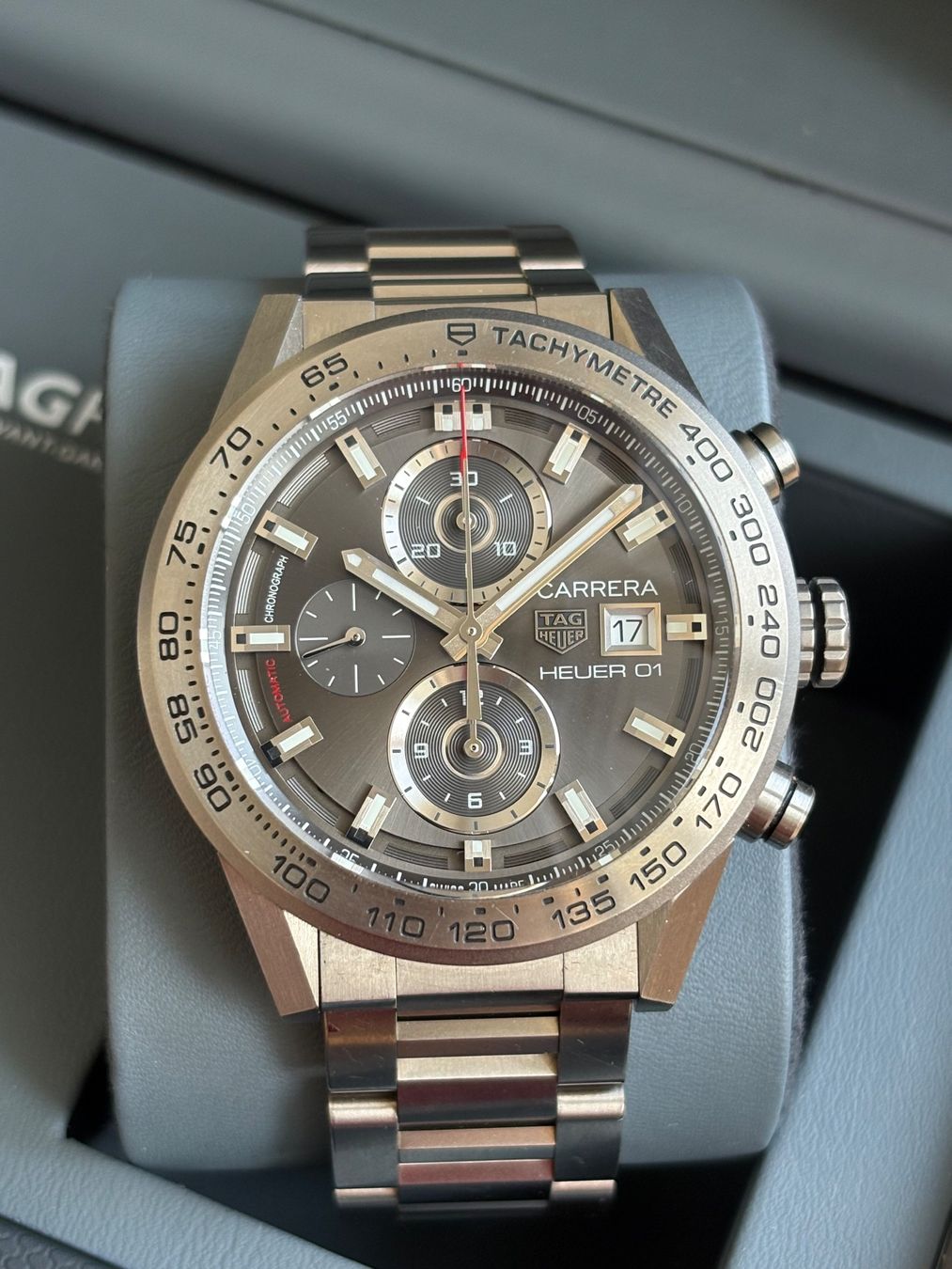 Tag Heuer Montres: Tag Heuer Carrera Heuer 01 Titanium Fullset – D'occasion à Birsfelden par Mynos