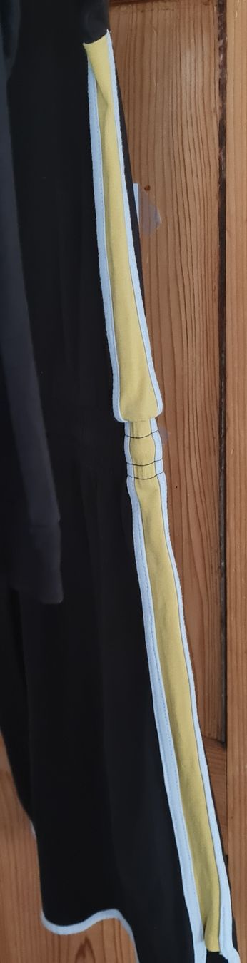 Vestiti & Gonne: Sweatkleid Gr. 146/152 Friends – Usato da Beinwil Freiamt venduto da tafa8 2
