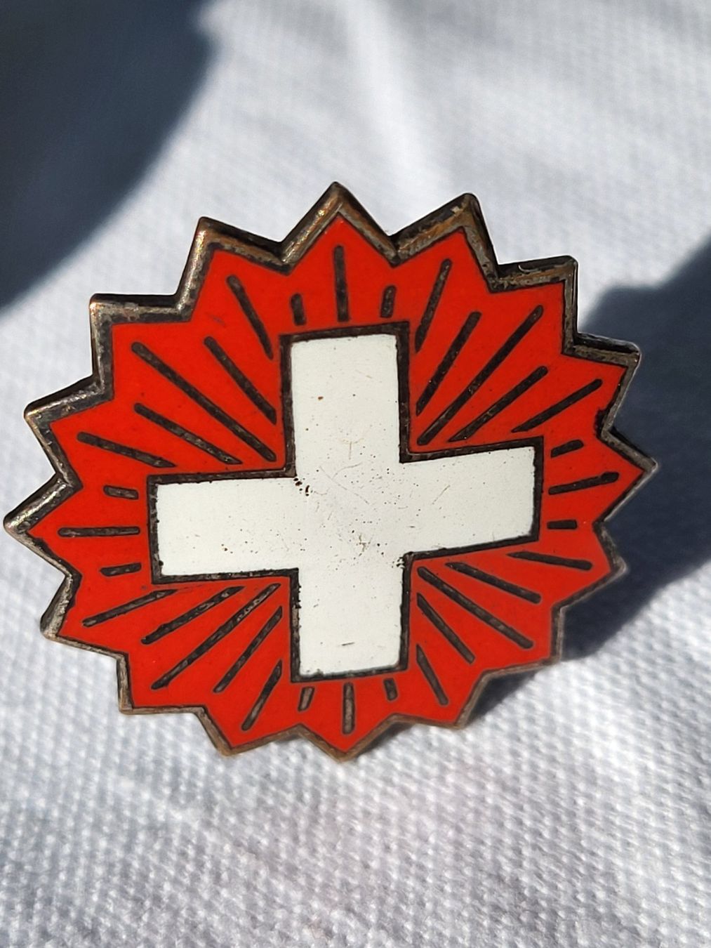 SBB/CFF/FFS Plaketten & Abzeichen: Vintage Schweizer Emaille Anstecknadel, Abzeichen SBB – Gebraucht aus Allschwil von Uhrenbinz
