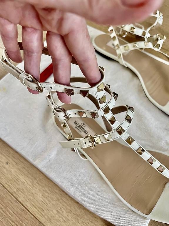 Valentino Damenschuhe: VALENTINO GARAVANI Sandalen – Gebraucht aus Basel von car_mz8n 1