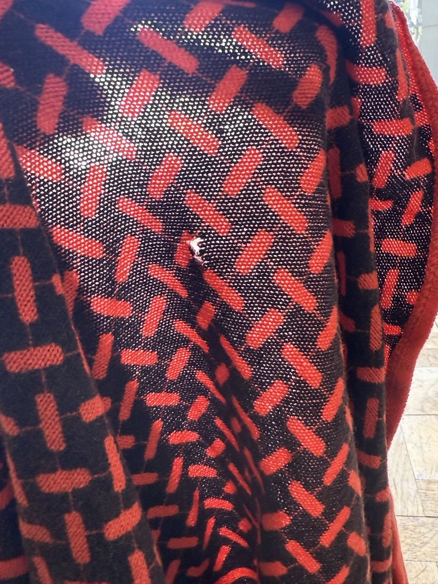 Lala Berlin Foulard & Sciarpe: Lala Berlin Triangle Schal Rot Cashmere – Usato da Zürich venduto da katharina_zrh 3
