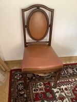 Antiker Stuhl mit Lederbezug, zum Restaurieren ab1.-