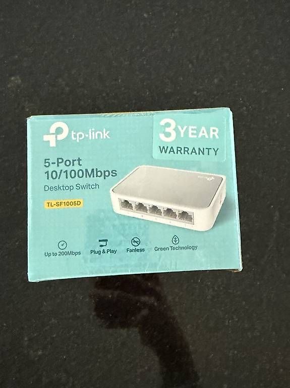 TP-Link Hub & Switch: TP-Link 5-Port Desktop Switch TL-SF100 – Usato da Cham venduto da CBirinci