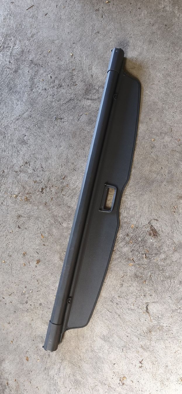 VW Accessori per altri veicoli: VW Touran Kofferraumabdeckung – Usato da Müntschemier venduto da manuschw