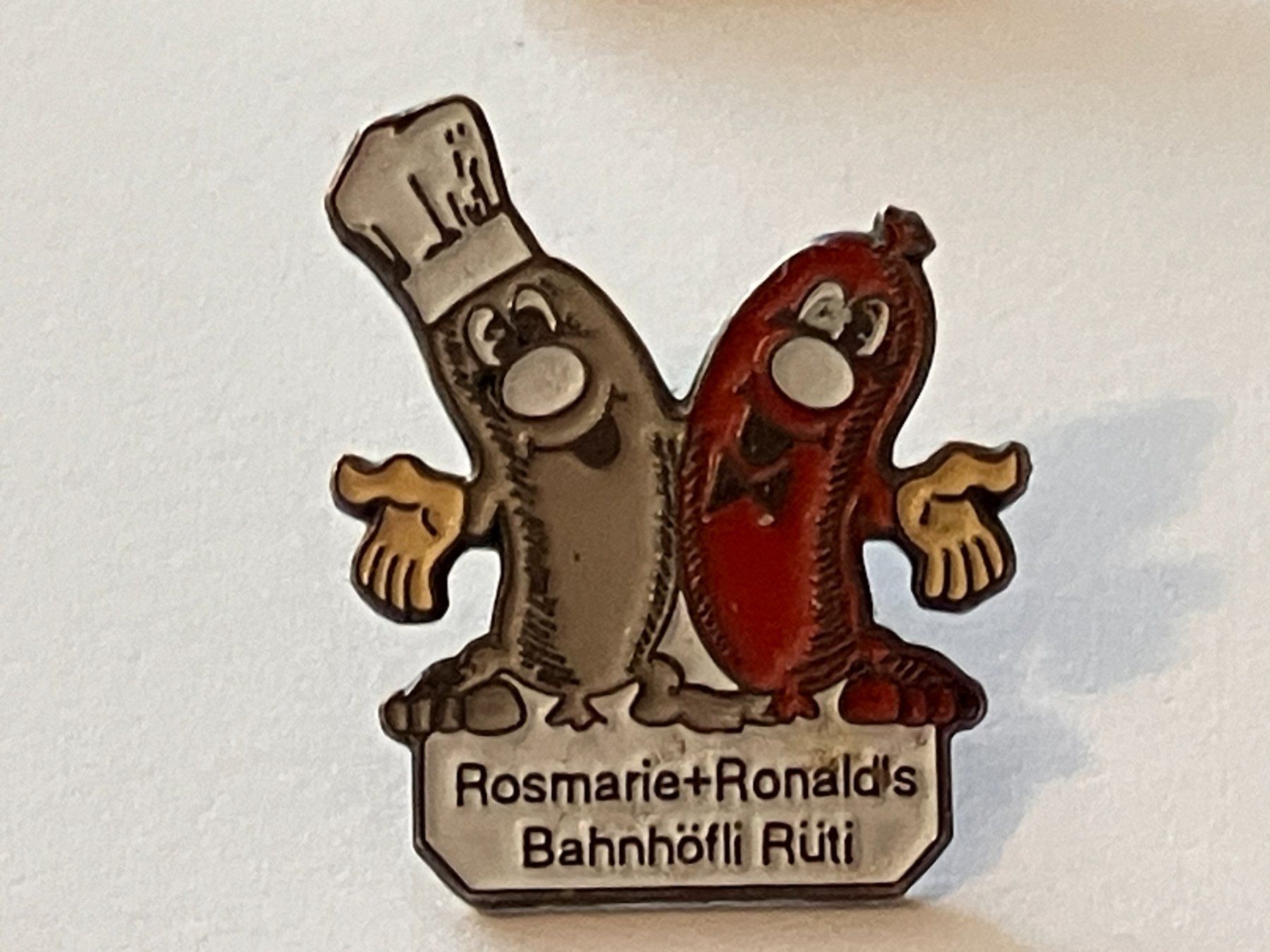 Placchette & Badge: 1 Pin Bahnhöfli Rüti – Usato da Basel venduto da djwwpp