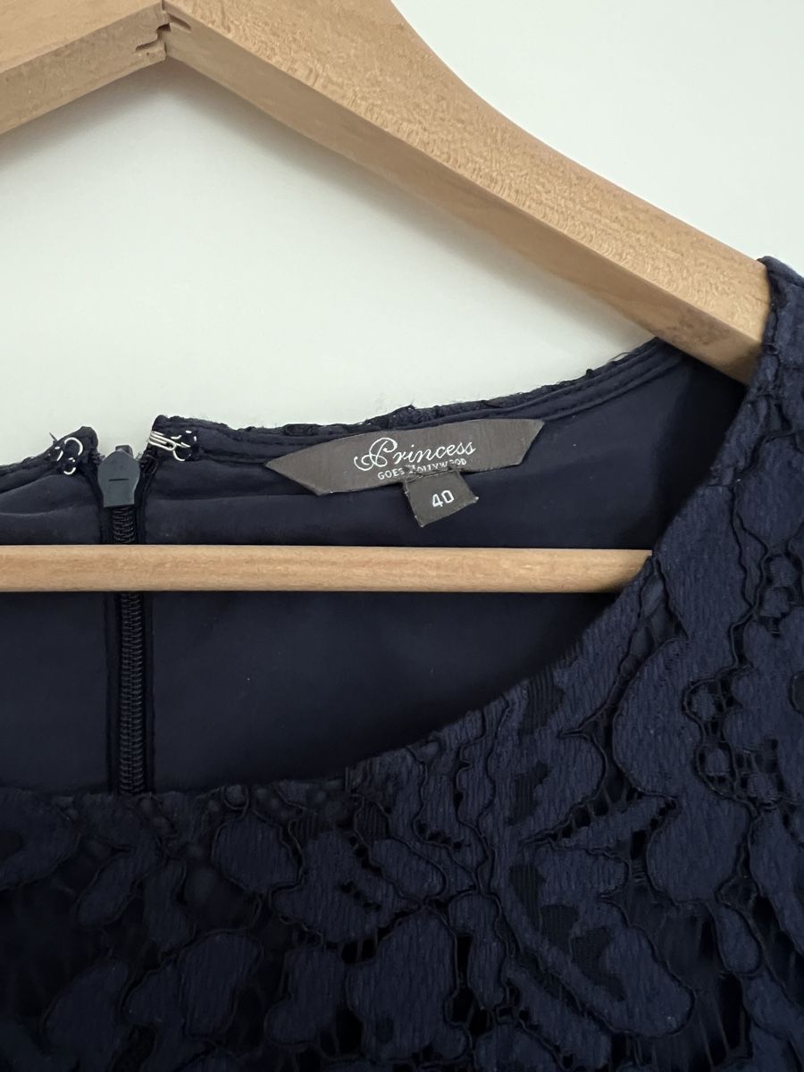 Princess goes hollywood Vestiti: Dunkelblaues Kleid mit Spitze, neuwertig – Usato da Herrliberg venduto da nojivo 2