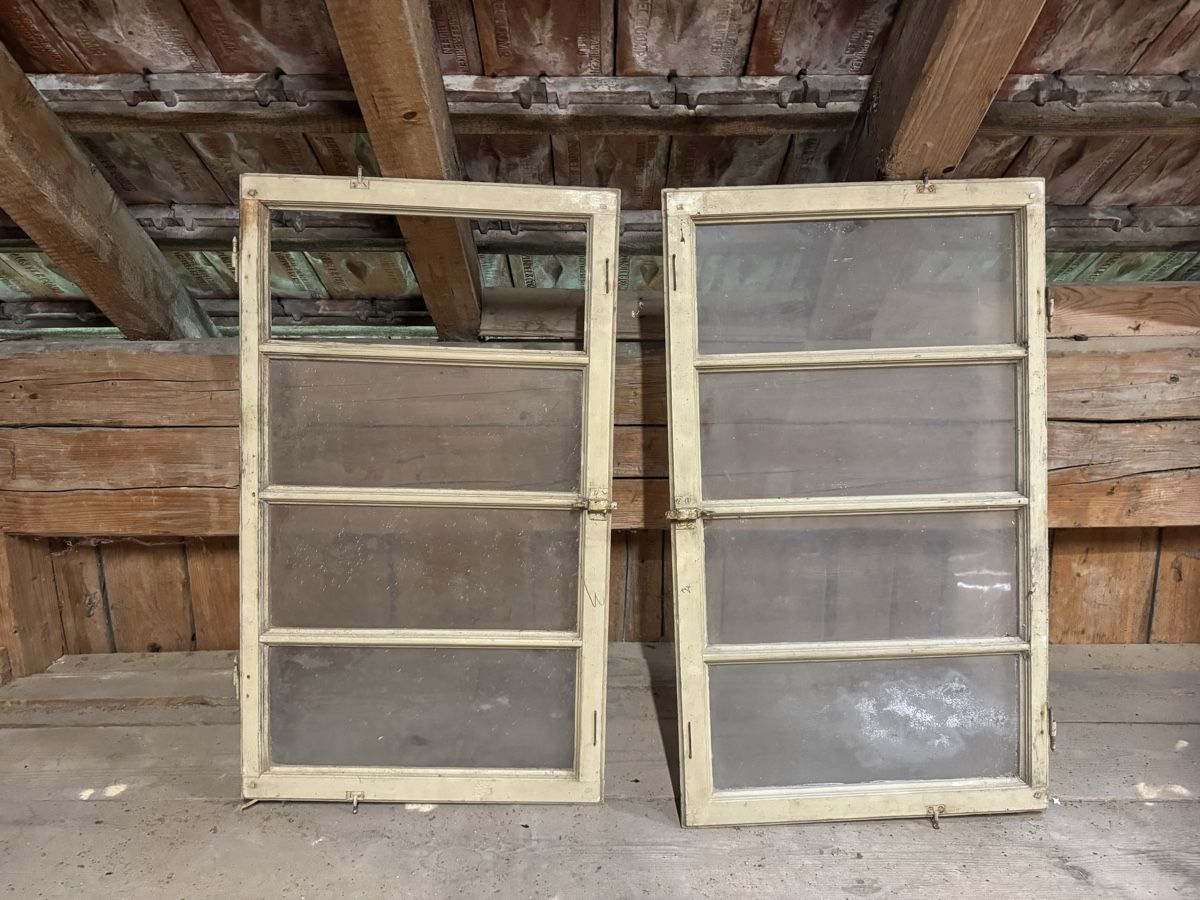 Finestre: 2 Stk. alte Holzfenster mit Echtglas – Usato da Walde SG venduto da SariitaPepiita