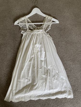 Weisses Mädchenkleid Gr. 140, Verbaudet