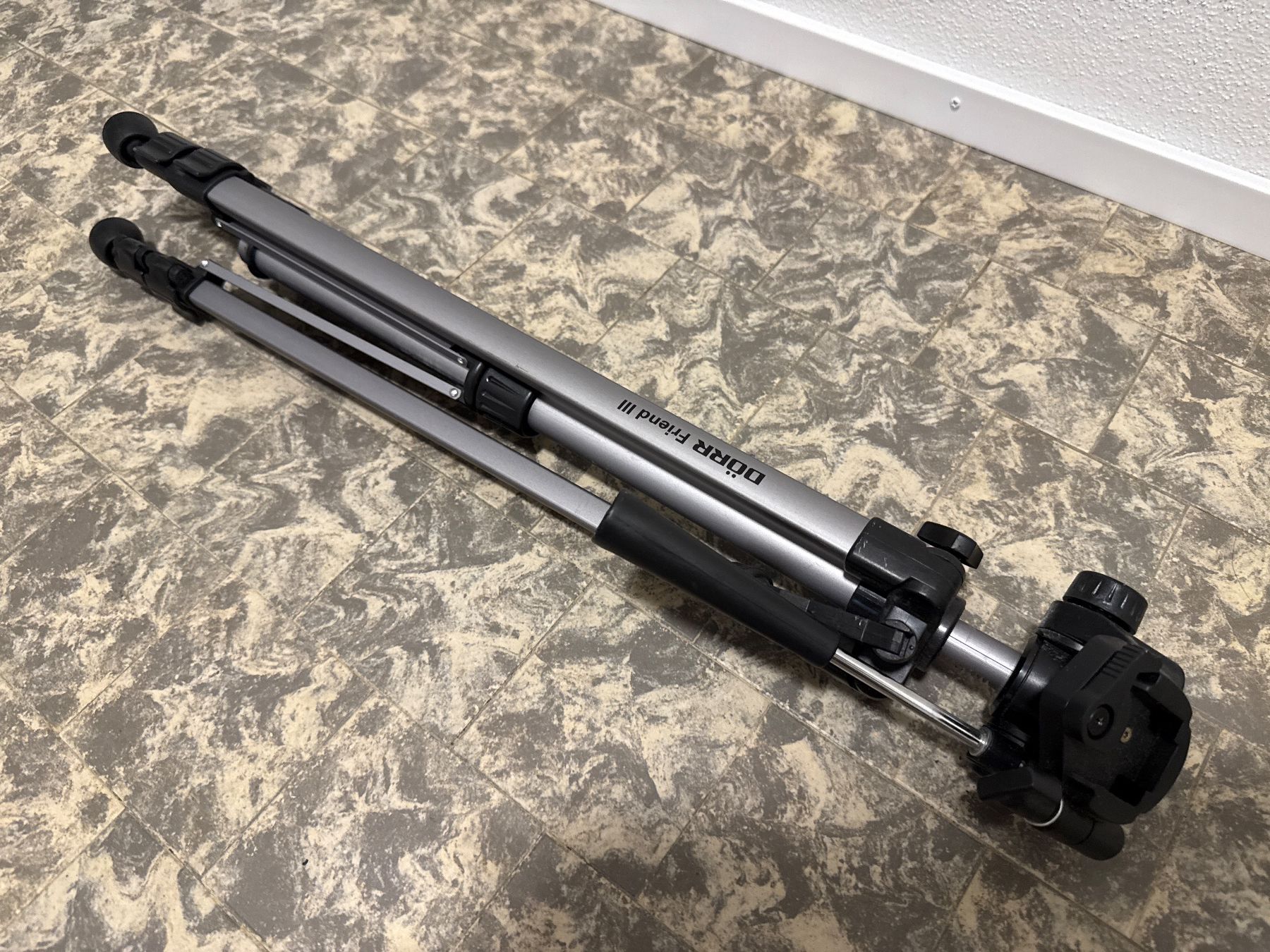 Treppiedi & Teste: Foto Stativ Dörr Friend lll – Usato da Amriswil venduto da used2use 4