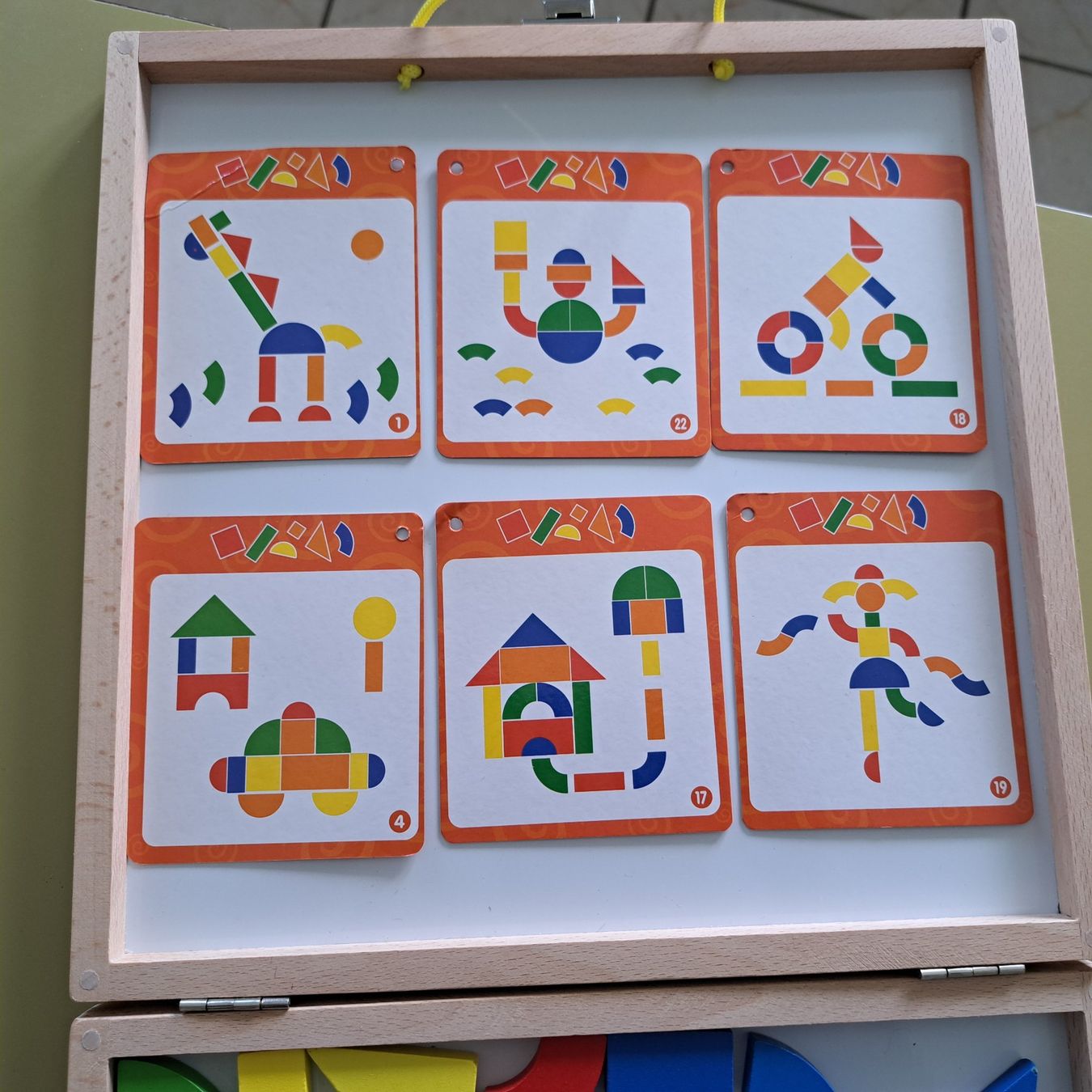 Spiele: Magnet Tangram im Holzkoffer – Gebraucht aus Seelisberg von luna1313 2