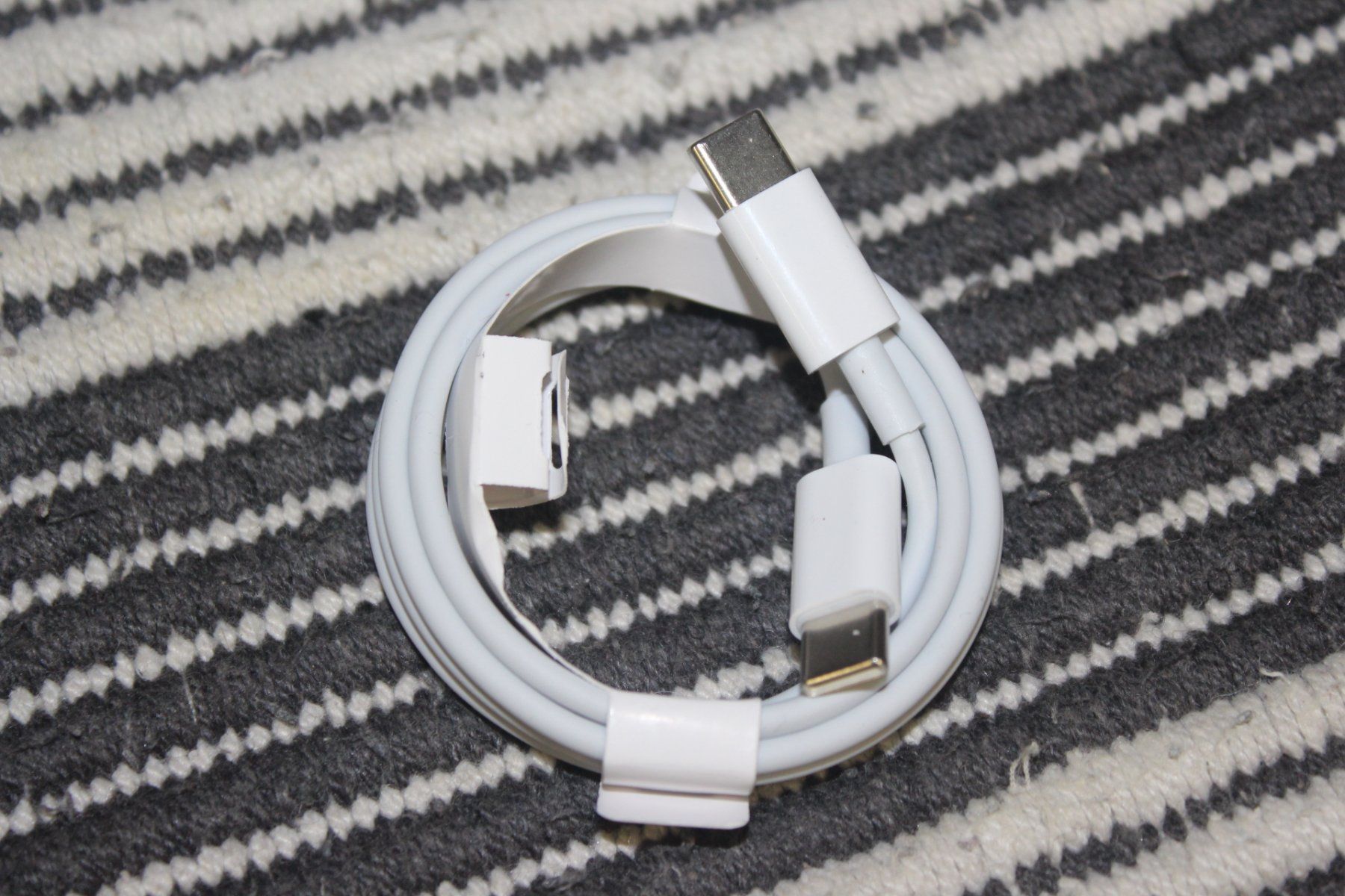 Caricabatterie: kabel  USB-C zu USB C Type c iPhone 15 16 17  iPad MacBook – Nuovo (secondo la descrizione) da Kirchdorf AG venduto da Aarereussshop