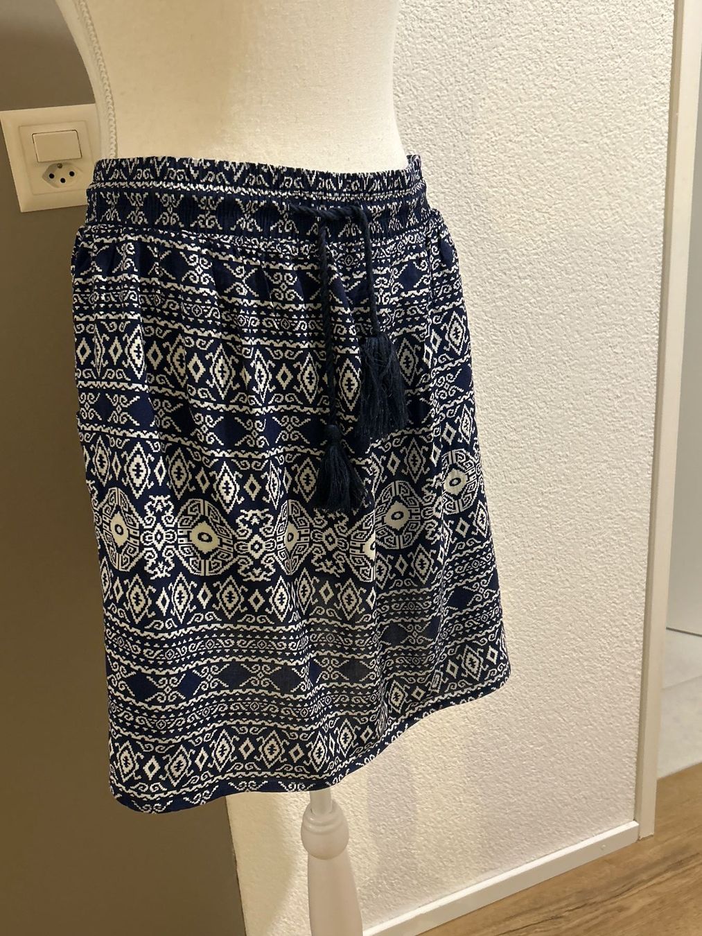 Gonne: Jupe dunkelblau mit Muster – Usato da Brunnen venduto da Nala2929