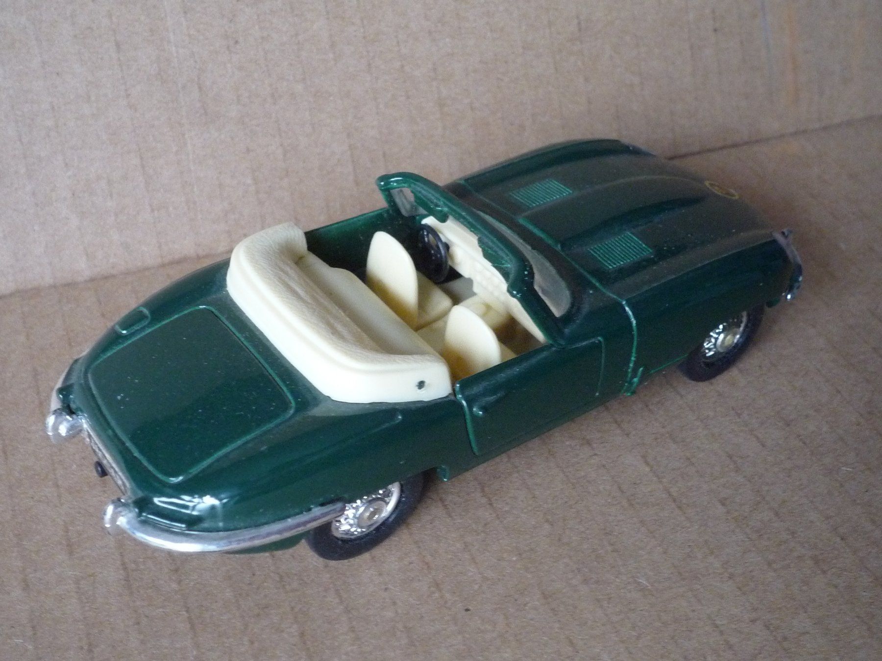 Jaguar Modellini d'auto: MC Toy Jaguar E Cabriolet 1:38 grün Pull-Back-Action – Usato da Flims Waldhaus venduto da Gutveina 2