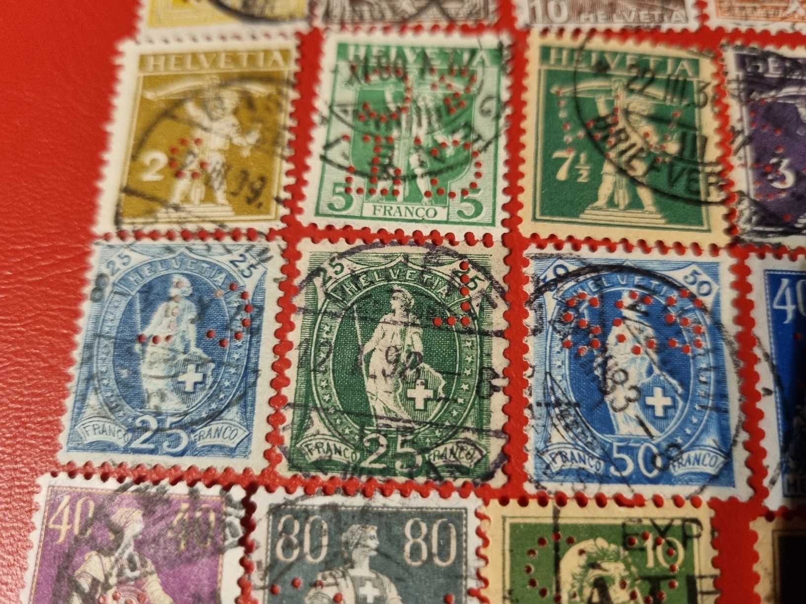 Tutti i francobolli: SAMMLUNG SCHWEIZ - PERFINS - ALTWERTE AB 1888  – Usato da Heimenschwand venduto da rog_p7h9 2