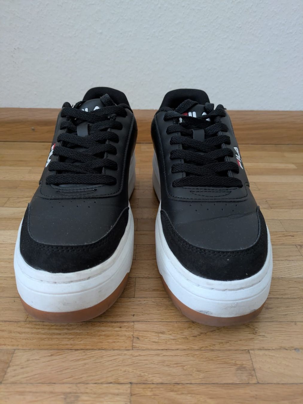 Fila Scarpe da donna: FILA black sneakers 39 – Usato da Basel venduto da n23_j8jr 1