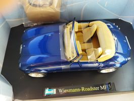 Wiesmann Roadster MF 3 (2003) blau von Revell die Cast 1/18