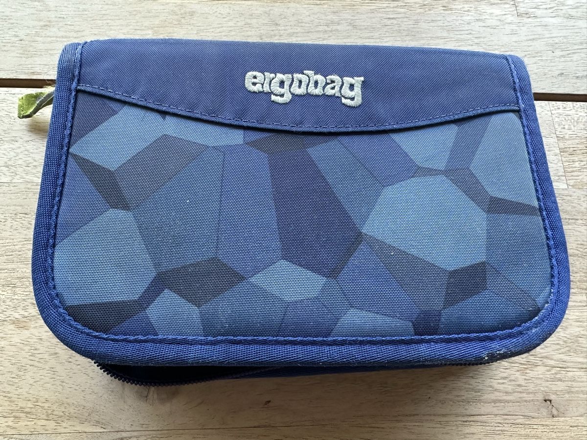 Ergobag Borse & Zaini: Ergobag Rucksack Set Etui blau Polygon Design – Usato da Steinach venduto da Jimmy78 3