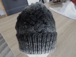 MÜTZE TIARA IN S/G HANDGESTRICKT