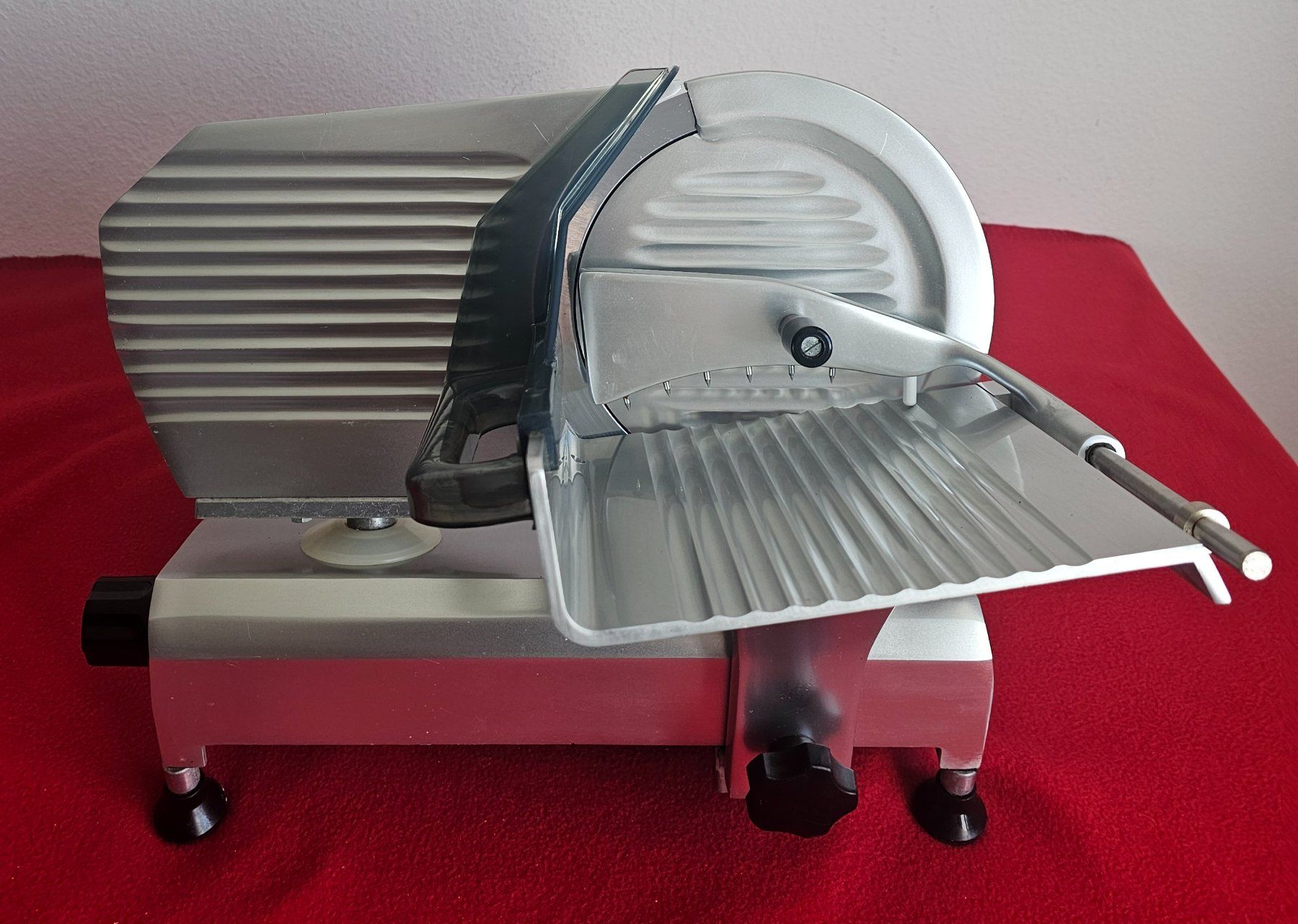 Elettrodomestici da cucina: ***NOVAMATIC***Type S 220 grosses Aufschnittmaschine – Usato da Bronschhofen venduto da Xena37