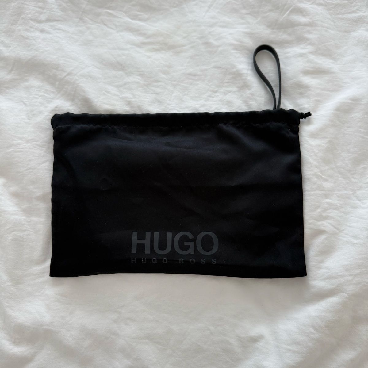 Hugo Boss Taschen: Hugo Boss Pochette – Neu (gemäss Beschreibung) aus Winterthur von bonniescloset 1