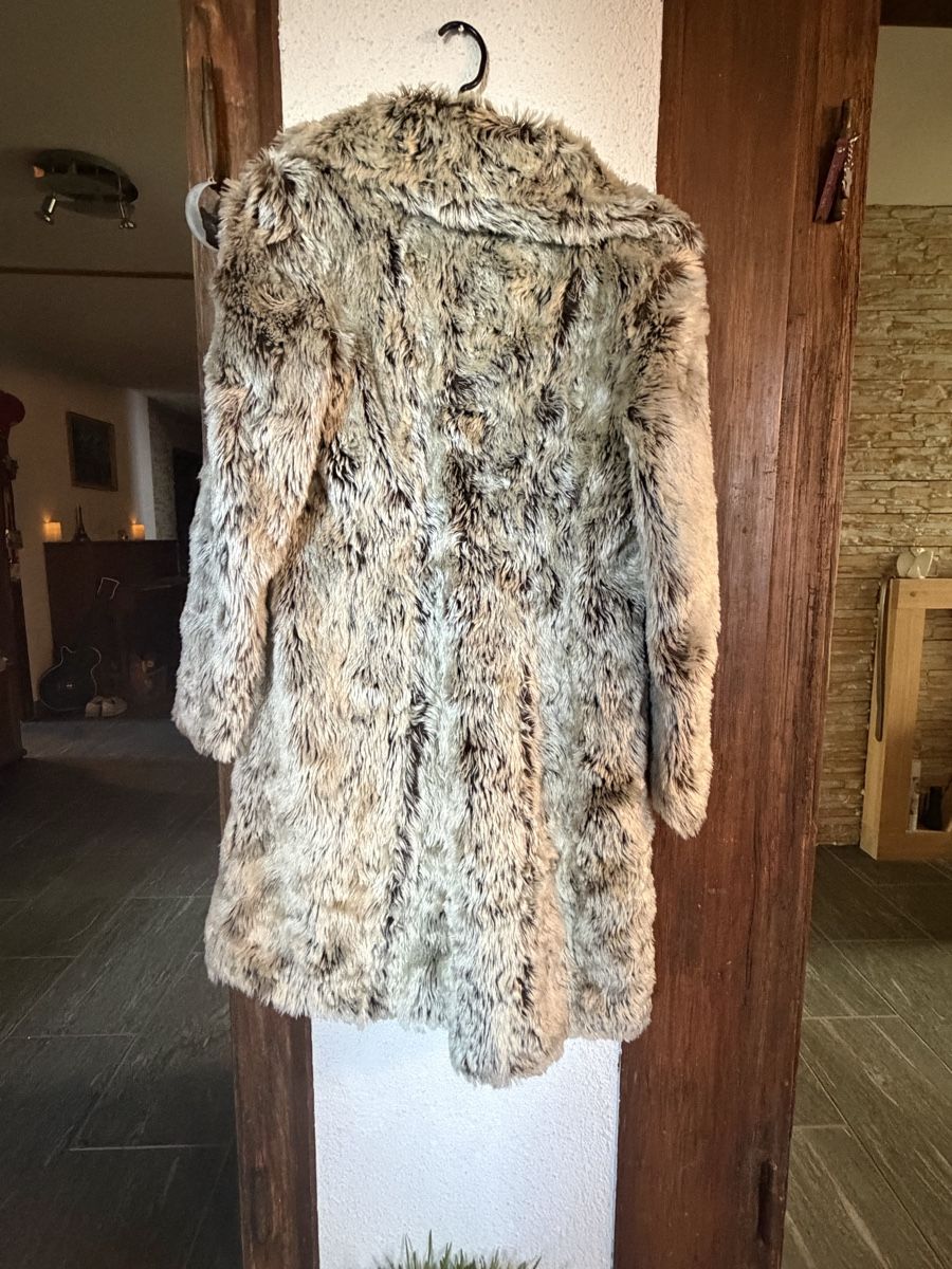 Cinque Cappotti: CINQUE Kunstfell Wintermantel! – Usato da Bergdietikon venduto da mel_2vyy 2