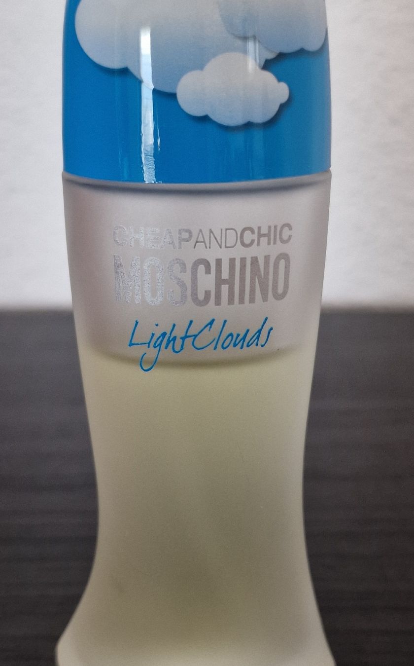 Moschino Profumi & Eau de Toilette: Moschino Cheap and Chic Light Clouds – Usato da Mauren venduto da Cthulchu 1