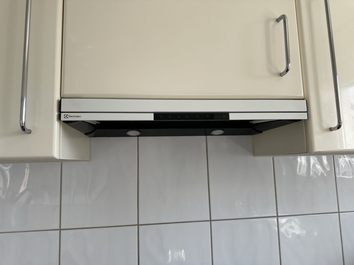 Komplettküchen: Küche mit Elektrogeräte – Gebraucht aus Subingen von azndr3am3r 3