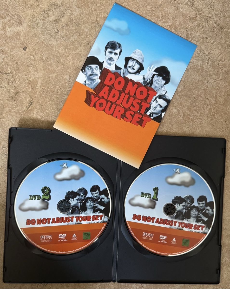 Tutti i DVDs: DO NOT ADJUST YOUR SET – Nuovo (secondo la descrizione) da Dietikon venduto da AndreaSch01 2