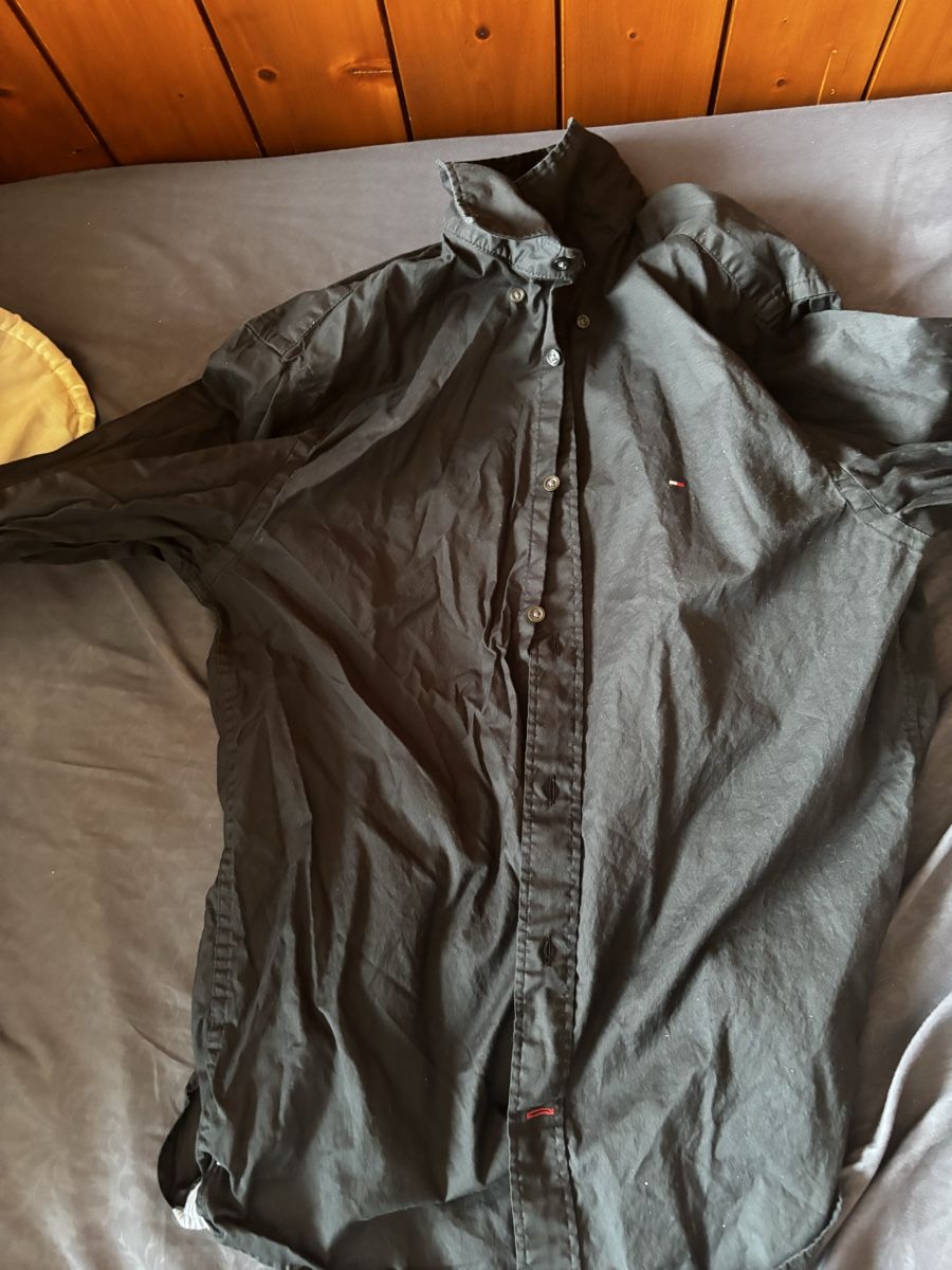 Tommy Hilfiger Camicie: Chemise noir Tommy Hilfiger – Usato da Neuchâtel venduto da ase_qrc7
