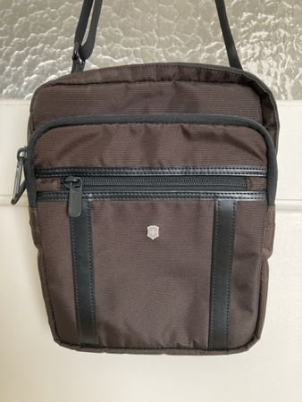 Victorinox Crossbody Tasche Braun, praktisch für Unterwegs!