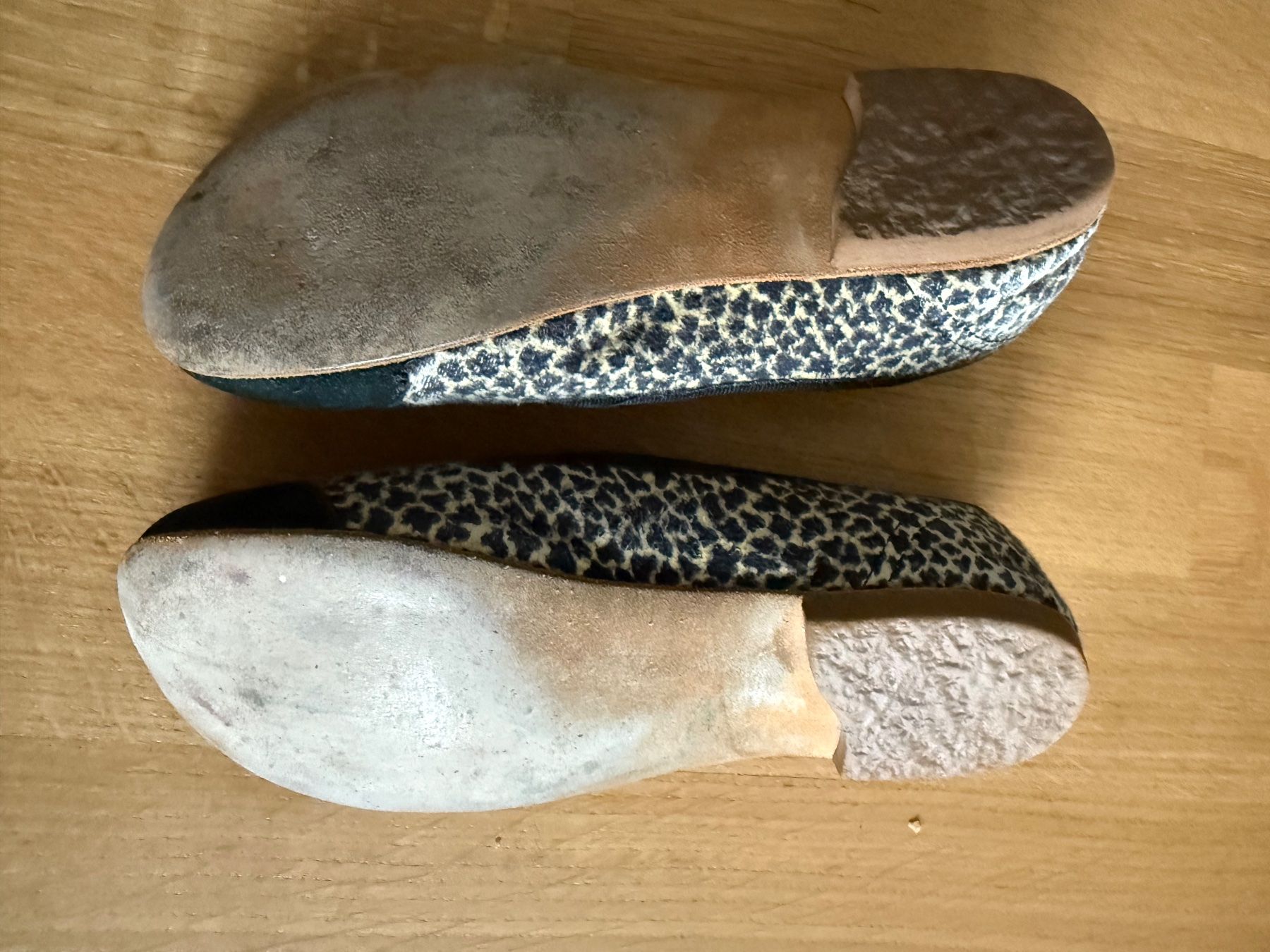 Abbigliamento: Tigerfinkli Hausschuhe Gr 35 – Usato da Hünibach venduto da rotestandem01 2