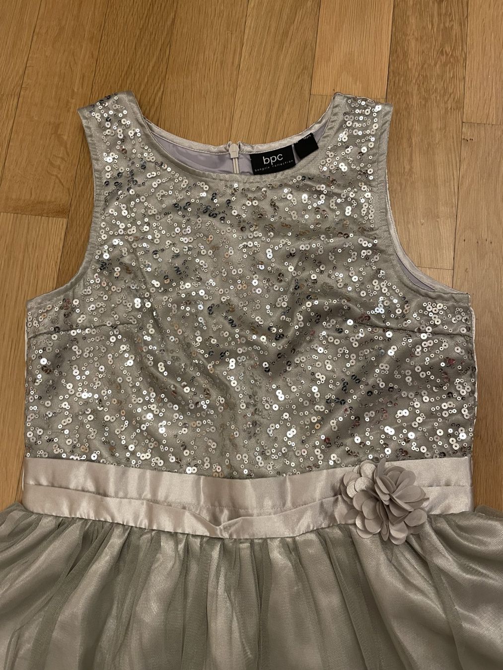 Vestiti & Gonne: Mädchenkleid mit Pailletten – Usato da Küssnacht am Rigi venduto da icbicb 1