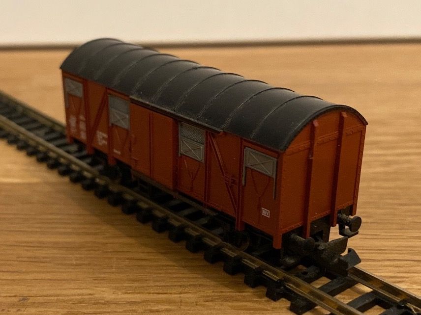 Fleischmann Modellini di ferrovie: Fleischmann 8330 Gedeckter Güterwagen – Nuovo (secondo la descrizione) da Schlierbach venduto da Look8 1